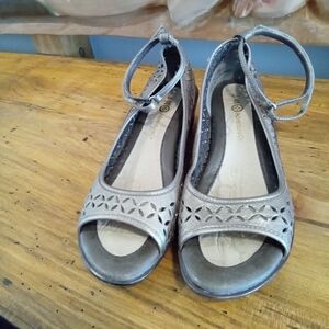 J-41 Adventure On Metallic Open-Toe Ankle Strap Sandals Size 7.5
